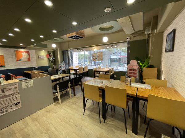 森林小徑文心店用餐环境